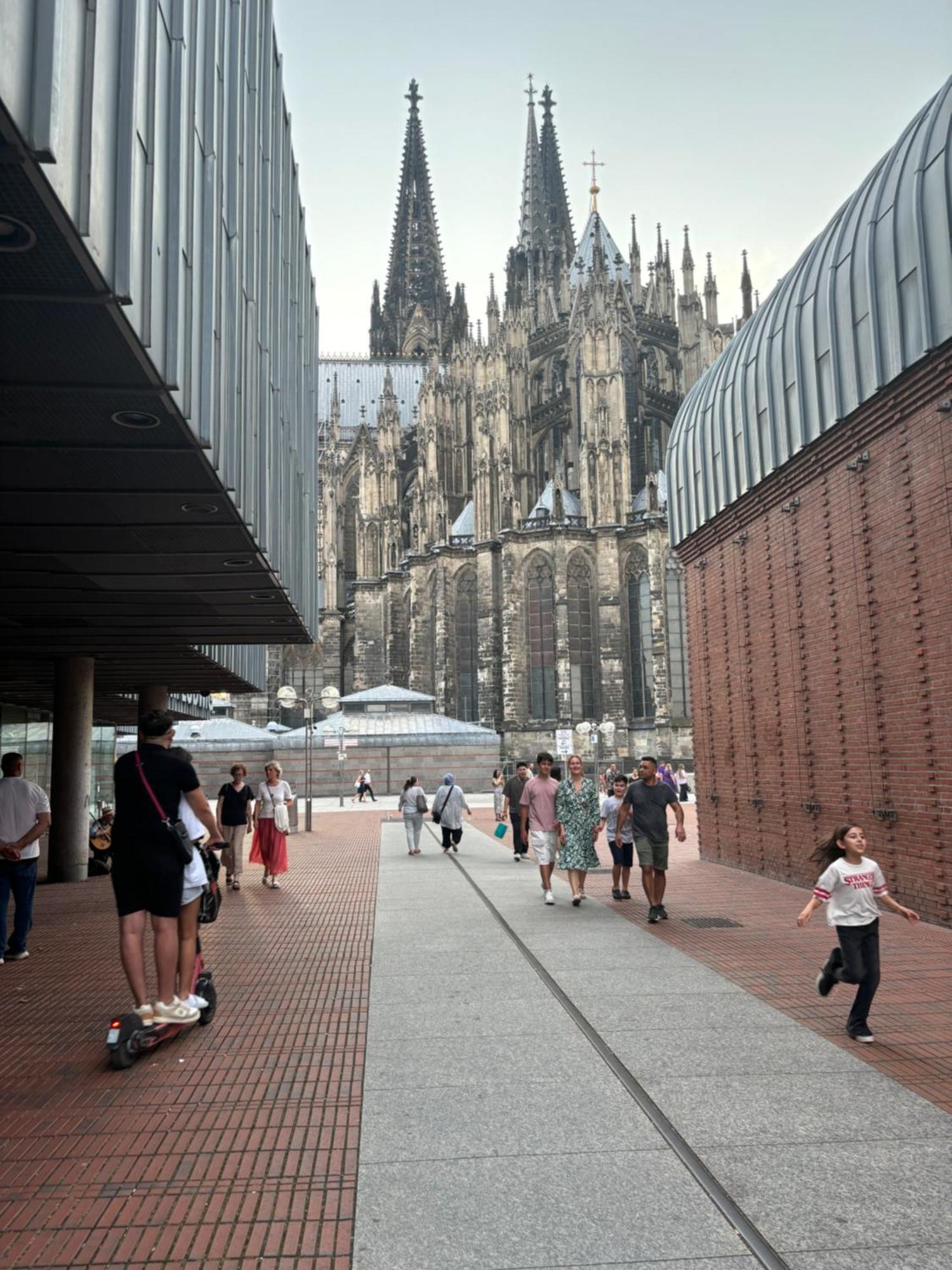 Koeln Wohnung 4 Min Naehe Von Hbf Und Dom Mit Garten ,Balkon & Office Kültér fotó